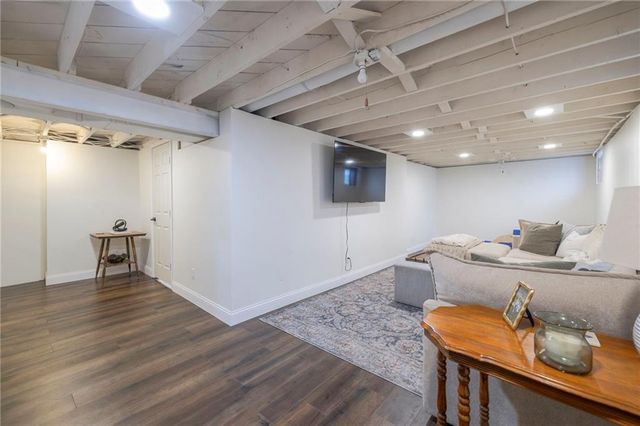 8601 W 69th Street, Overland Park, KS 66204