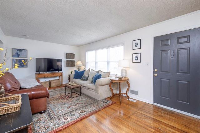 8601 W 69th Street, Overland Park, KS 66204