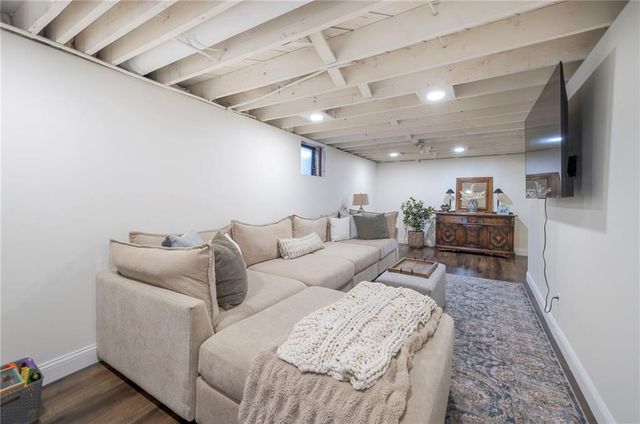 8601 W 69th Street, Overland Park, KS 66204