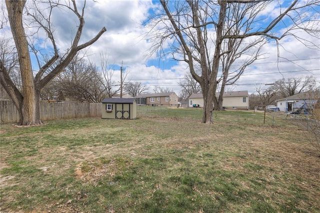 8601 W 69th Street, Overland Park, KS 66204