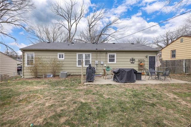 8601 W 69th Street, Overland Park, KS 66204