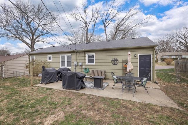 8601 W 69th Street, Overland Park, KS 66204