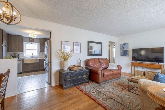 8601 W 69th Street, Overland Park, KS 66204