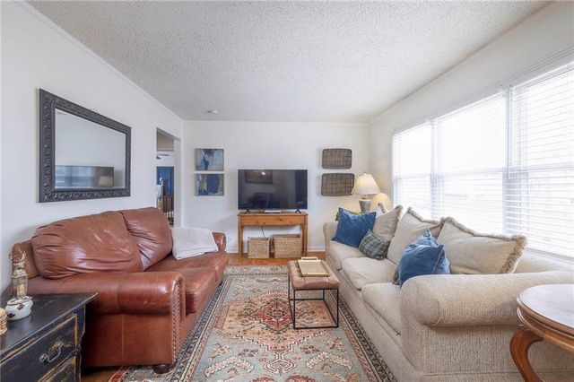 8601 W 69th Street, Overland Park, KS 66204