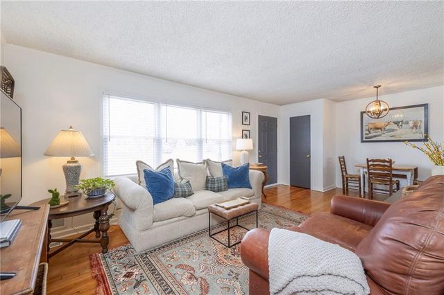 8601 W 69th Street, Overland Park, KS 66204