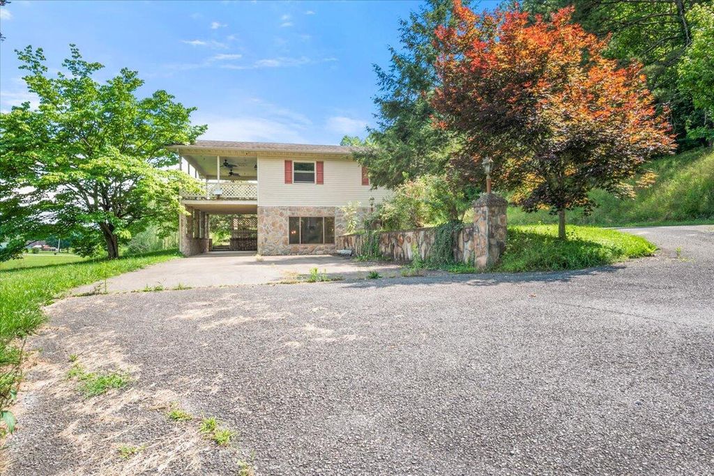 141 Junior Hayes Loop 141, Rockholds, KY 40759