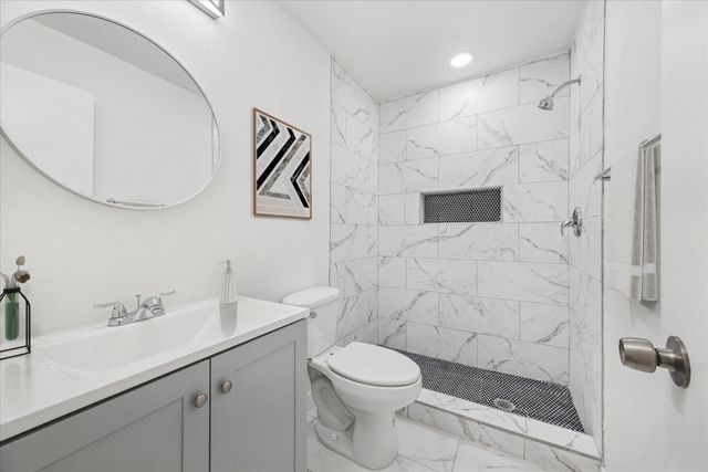 1005 Bowie ST, Lockhart, TX 78644