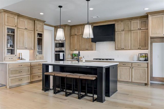 4533 Maple Ridge Drive, Edmond, OK 73034