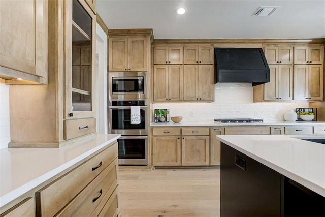 4533 Maple Ridge Drive, Edmond, OK 73034