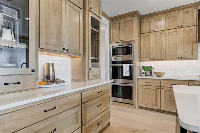 4533 Maple Ridge Drive, Edmond, OK 73034
