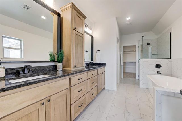 4533 Maple Ridge Drive, Edmond, OK 73034