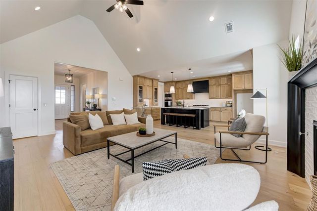 4533 Maple Ridge Drive, Edmond, OK 73034