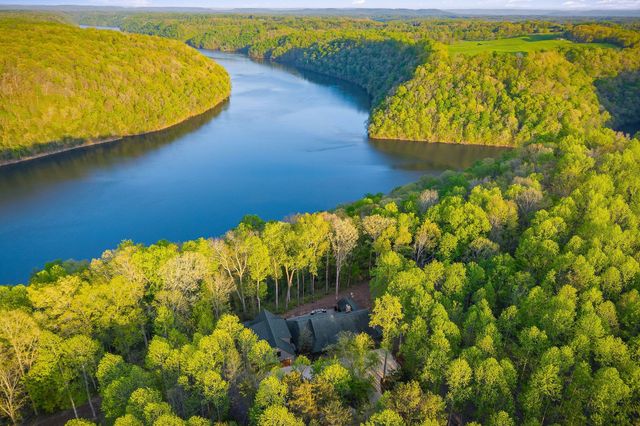 685 Young Green Rd, Smithville, TN 37166