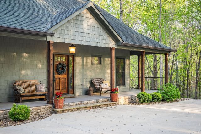 685 Young Green Rd, Smithville, TN 37166