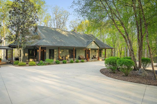 685 Young Green Rd, Smithville, TN 37166