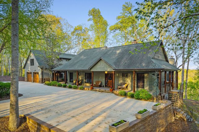 685 Young Green Rd, Smithville, TN 37166