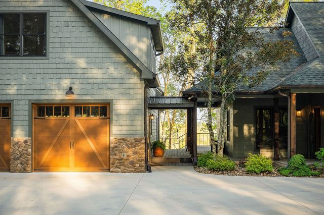 685 Young Green Rd, Smithville, TN 37166