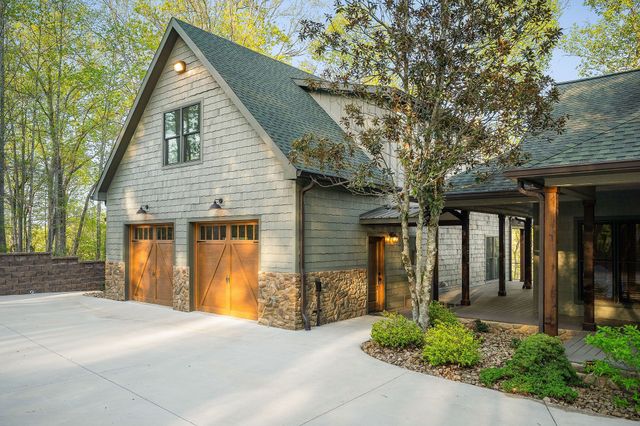 685 Young Green Rd, Smithville, TN 37166