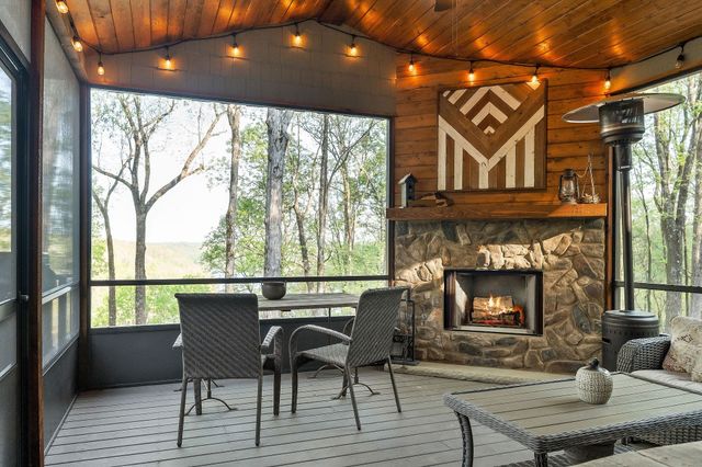 685 Young Green Rd, Smithville, TN 37166