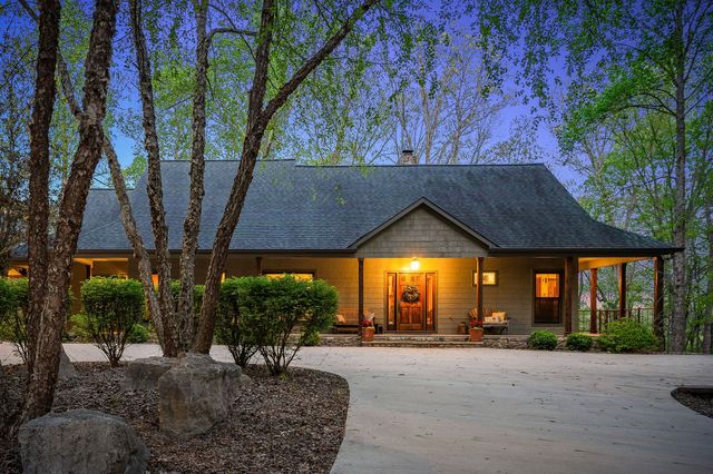 685 Young Green Rd, Smithville, TN 37166