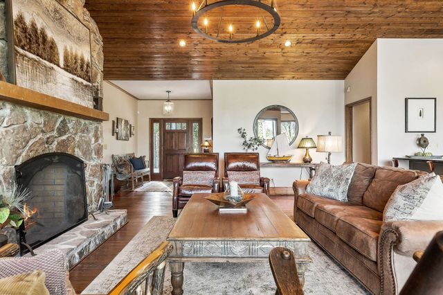 685 Young Green Rd, Smithville, TN 37166