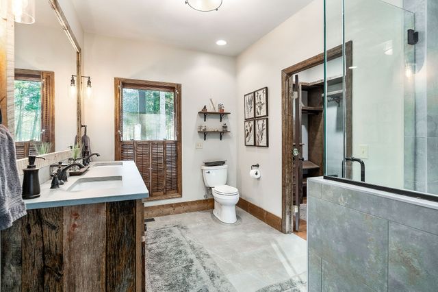 685 Young Green Rd, Smithville, TN 37166