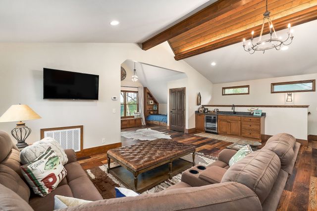 685 Young Green Rd, Smithville, TN 37166