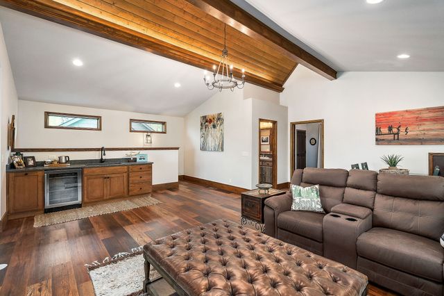 685 Young Green Rd, Smithville, TN 37166