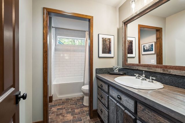 685 Young Green Rd, Smithville, TN 37166