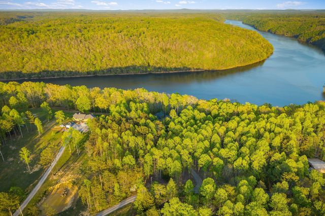 685 Young Green Rd, Smithville, TN 37166