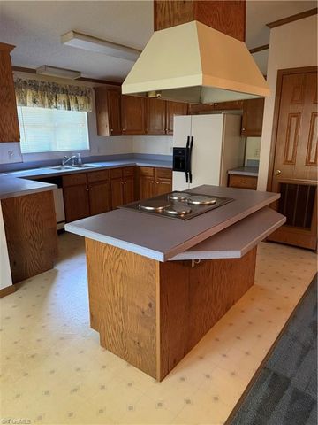 1095 Sechrist Loop, Pilot Mountain, NC 27041