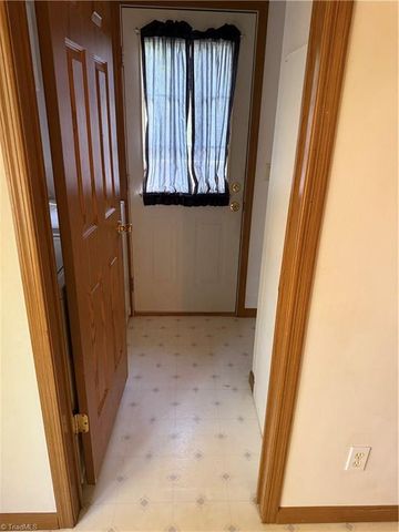 1095 Sechrist Loop, Pilot Mountain, NC 27041