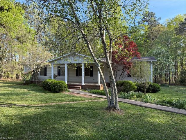 1095 Sechrist Loop, Pilot Mountain, NC 27041