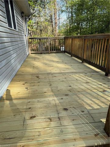 1095 Sechrist Loop, Pilot Mountain, NC 27041