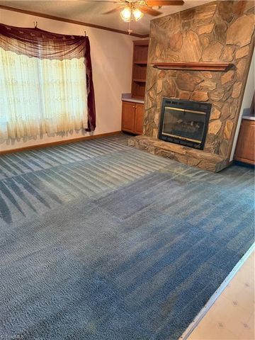 1095 Sechrist Loop, Pilot Mountain, NC 27041