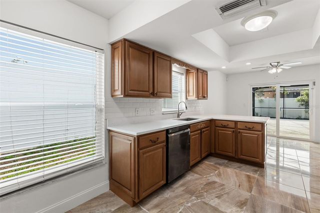 327 N CERVIDAE DRIVE, Apopka, FL 32703