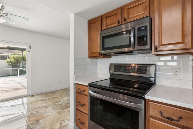 327 N CERVIDAE DRIVE, Apopka, FL 32703