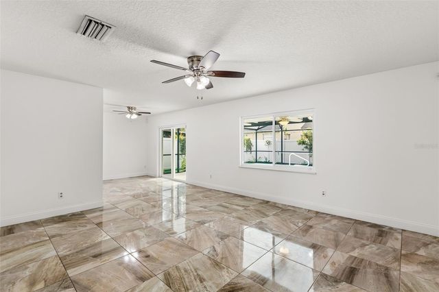 327 N CERVIDAE DRIVE, Apopka, FL 32703