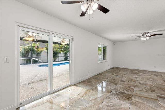 327 N CERVIDAE DRIVE, Apopka, FL 32703