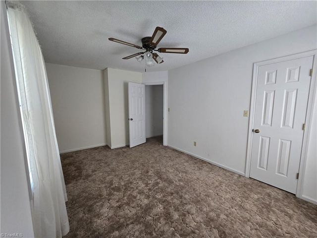 1301 W 5th Avenue, Lexington, NC 27295