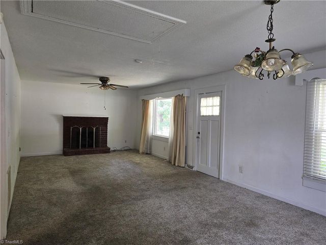 1301 W 5th Avenue, Lexington, NC 27295