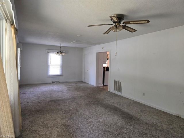 1301 W 5th Avenue, Lexington, NC 27295