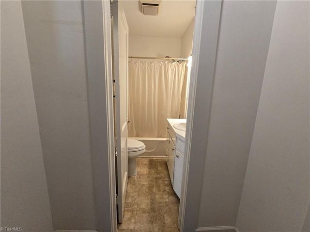 1301 W 5th Avenue, Lexington, NC 27295