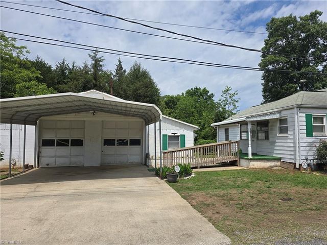 1301 W 5th Avenue, Lexington, NC 27295