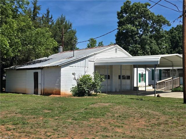 1301 W 5th Avenue, Lexington, NC 27295