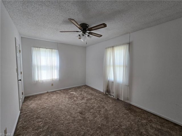 1301 W 5th Avenue, Lexington, NC 27295