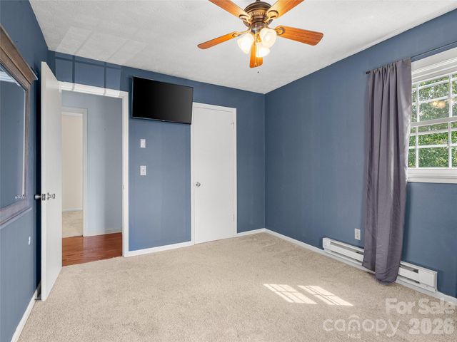 84 Candlelight Circle, Clyde, NC 28721