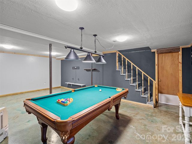 84 Candlelight Circle, Clyde, NC 28721