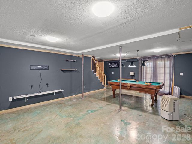 84 Candlelight Circle, Clyde, NC 28721