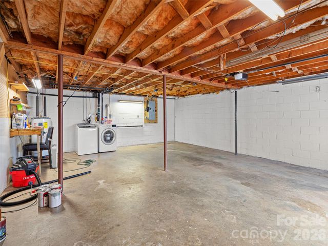 84 Candlelight Circle, Clyde, NC 28721
